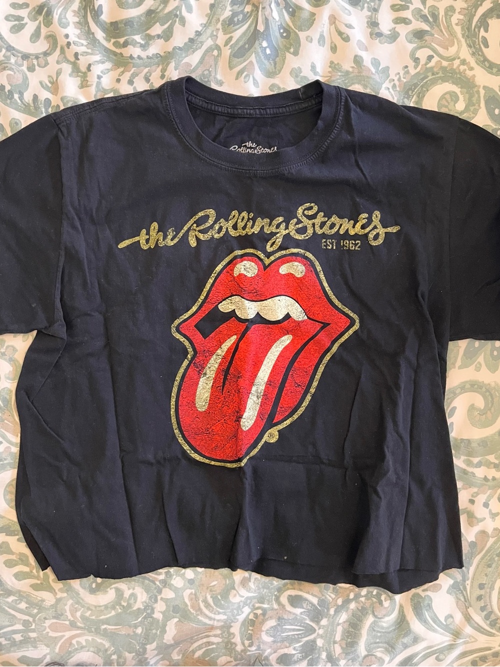 👚2/$20👚 Cropped Rolling Stones Tee